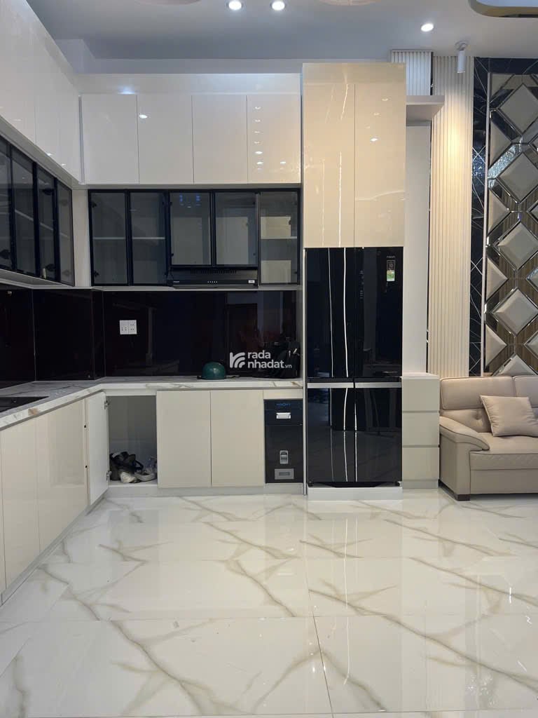 Nhỉnh 7T - cạnh KDC Lacasa Hoàng Quốc Việt -luxury có thang máy -full nội thất - gara ôtô ngủ