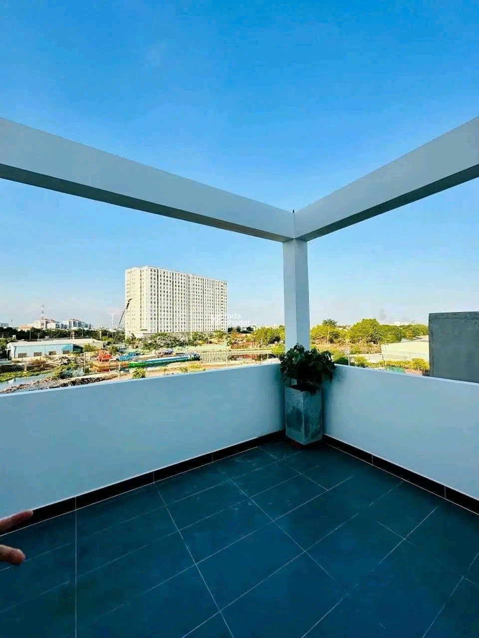 Ngộp! Bán nhà 40m2 Nguyễn Thanh Tuyền, Tân Bình giá 2tỷ150. Gần vòng xoay Lê Văn Sỹ. Sổ hồng riêng