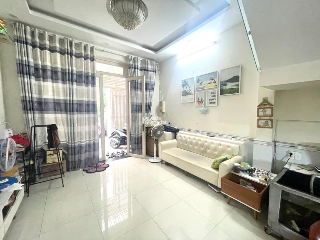 NGAY CÔNG VIÊN LÀNG HOA - KẾ CÔNG AN P11 - HẺM XE HƠI - CHỈ 6.5 TỶ TL.