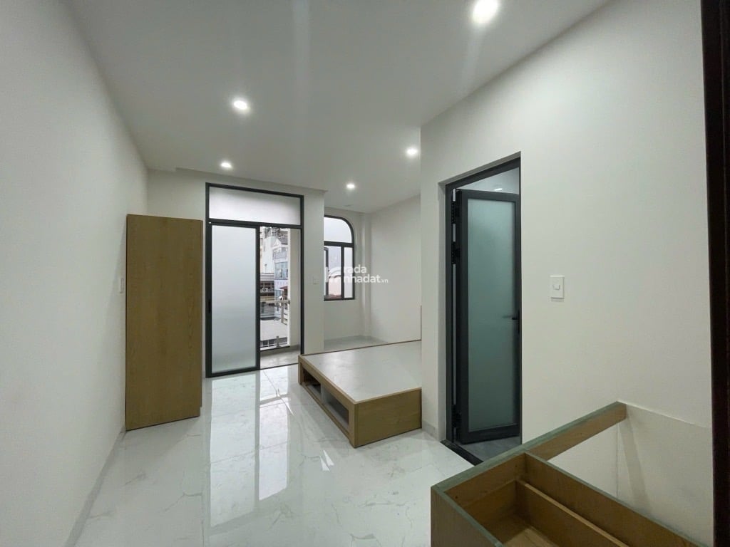 NHÀ ĐẸP NGAY VÒNG XOAY LÊ ĐẠI HÀNH-QUẬN 11- HẺM XE HƠI - 51M2 - 4 TẦNG-THÔNG TỨ TUNG - NỘI THẤT XỊN