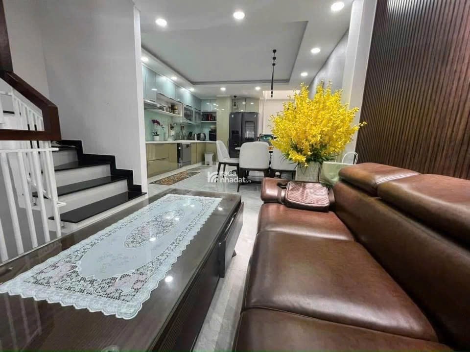 Xoay vốn bán nhà Lý Thường Kiệt, Phường 15, Quận 11, Giá 3 tỷ 765, Diện tích 63m2
