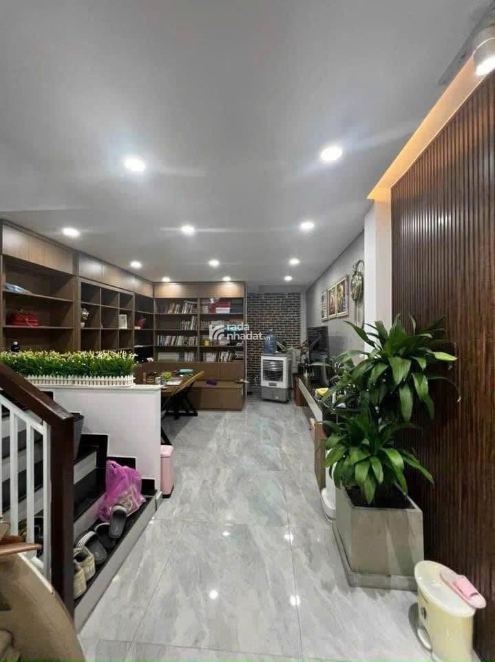 Xoay vốn bán nhà Lý Thường Kiệt, Phường 15, Quận 11, Giá 3 tỷ 765, Diện tích 63m2