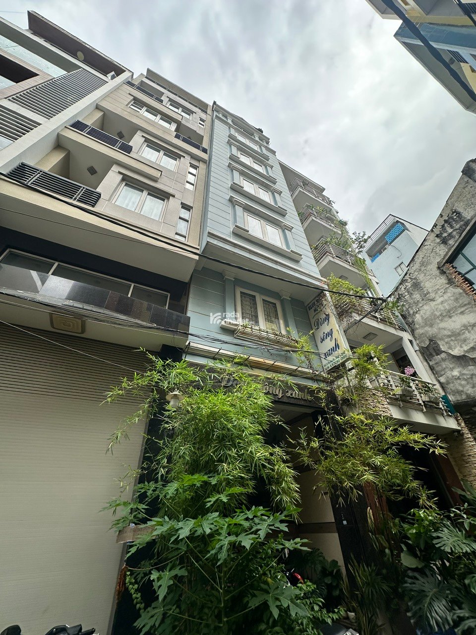 Q.1 .BÁN GẤP KHÁCH SẠN 8 TẦNG Đ, KÝ CON NGAY TT Q1 .4.2 X 17.2m GIÁ 27.5 TỶ 