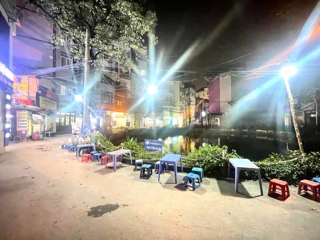 Bán nhà ngõ 80 Xuân Phương DT 46 m 4 tầng giá 6,4 tỷ, ngõ rộng thoáng