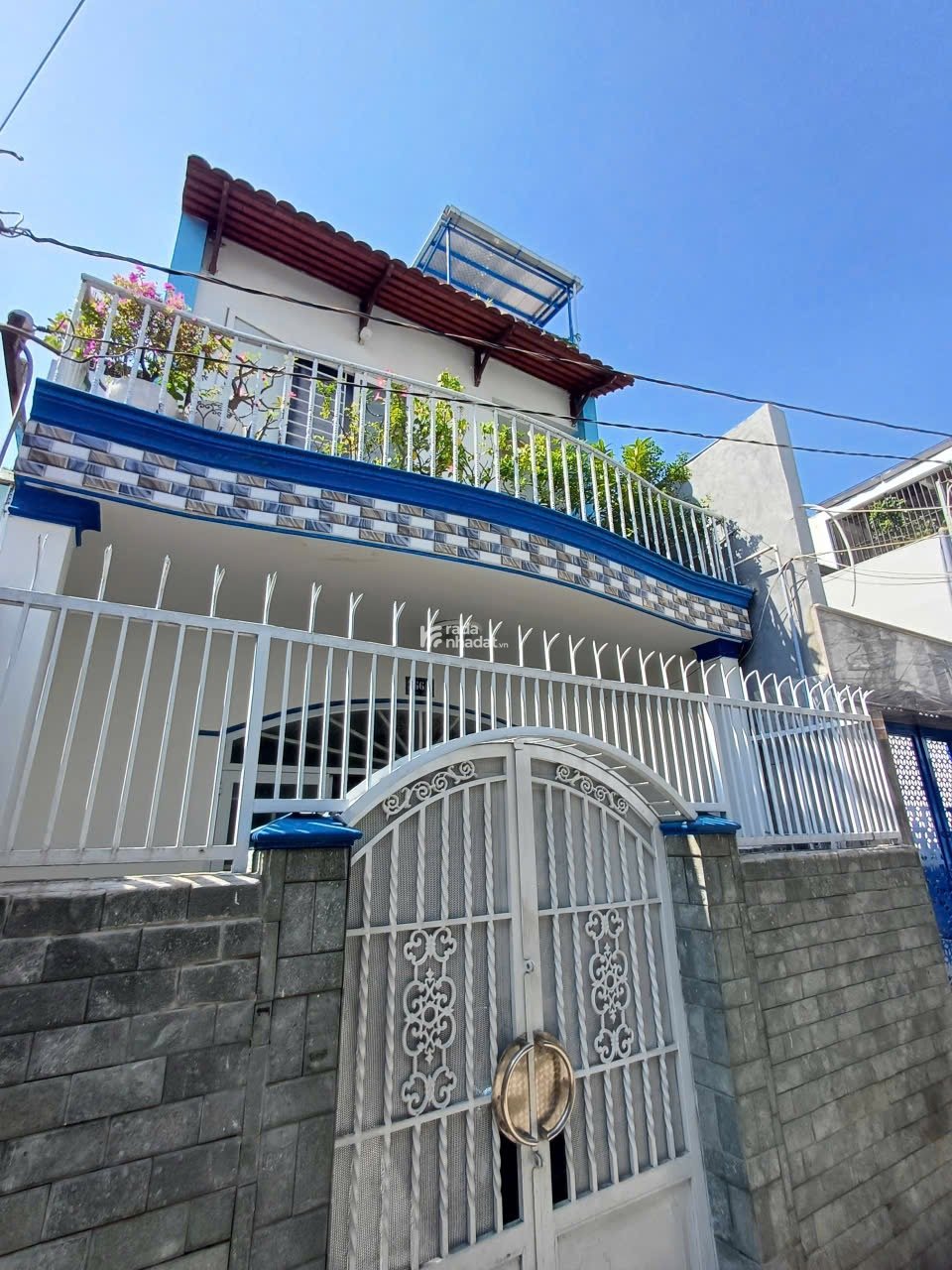 BÁN NHÀ QUẬN 4 HẺM 3M ĐẸP, NGAY TRUNG TÂM