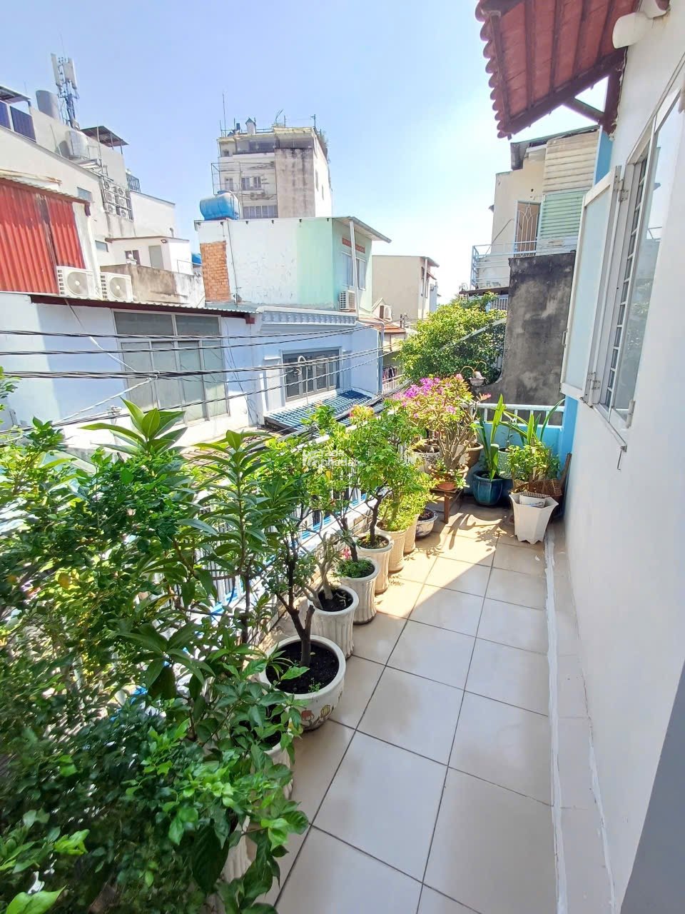 BÁN NHÀ QUẬN 4 HẺM 3M ĐẸP, NGAY TRUNG TÂM