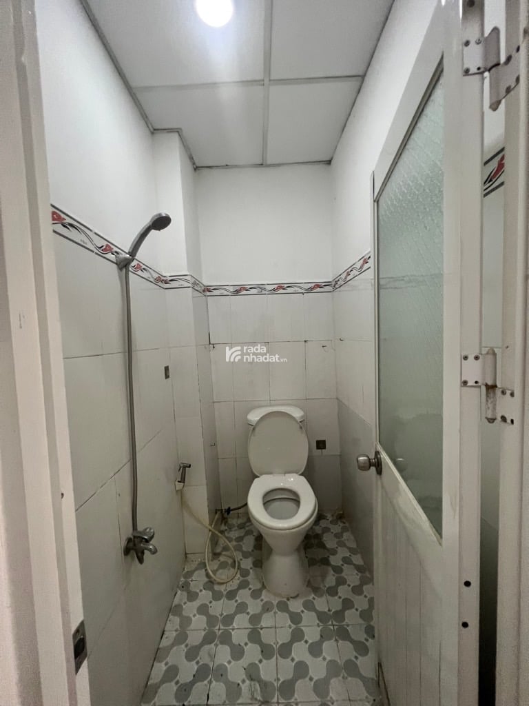 NHÀ NHỎ XINH YÊU 23M2 CHO VK CK TRẺ ĐS 10 HBP 1T1L ĐỦ 1PN 1WC  chỉ 2300