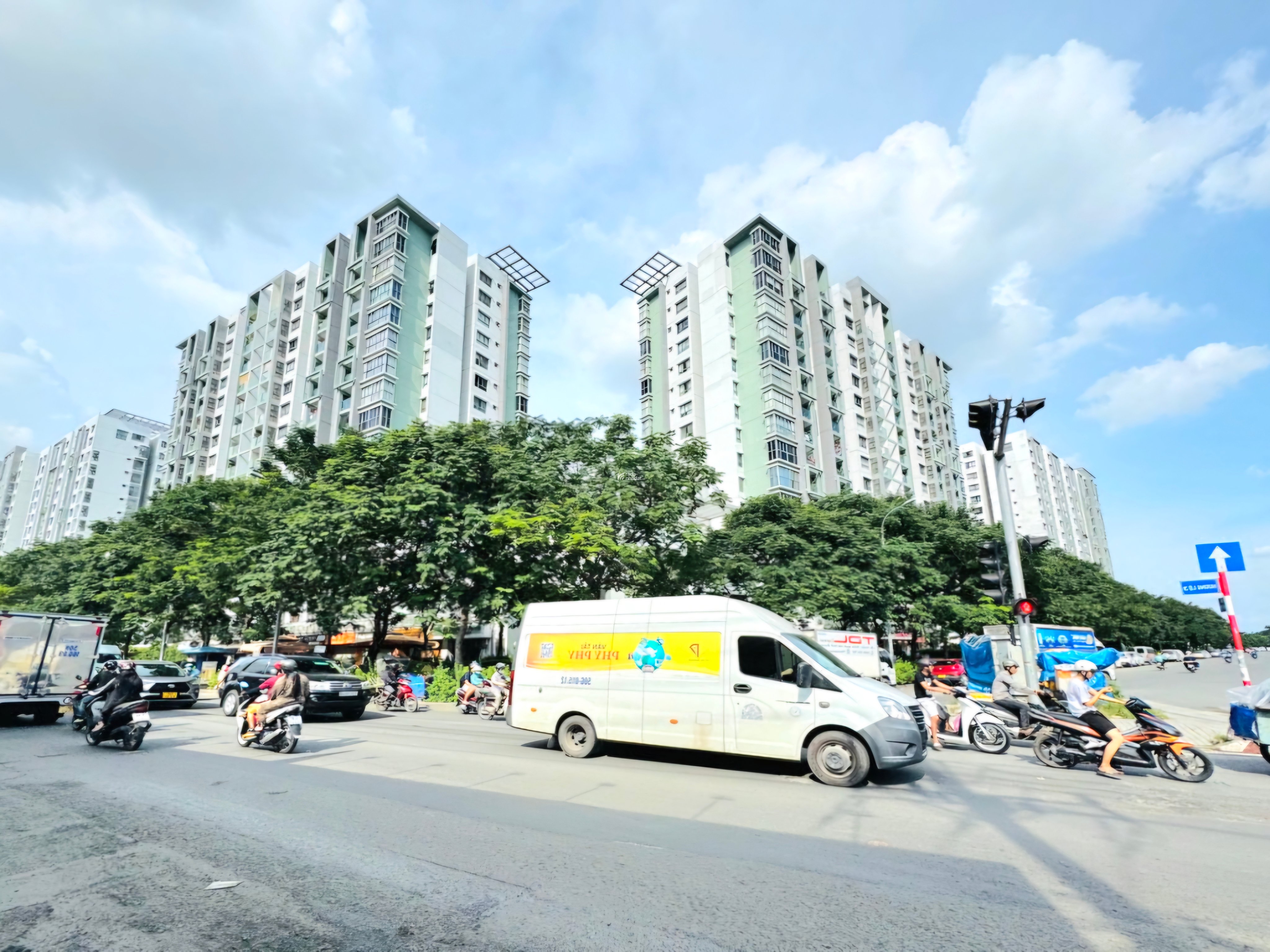 BÁN NHÀ MẶT TIỀN KDOANH 4 TẦNG 5x 20M CẠNH AEON MAILL