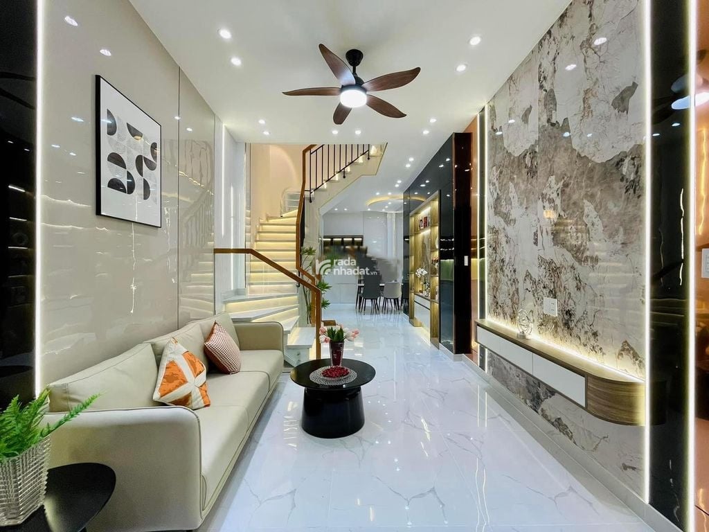 Nhà đang hạ giá Hoàng Hoa Thám, P.6, Q.Bình Thạnh 3,64 tỷ, 1 trệt 2 lầu, tiện ích đầy đủ, sổ riêng