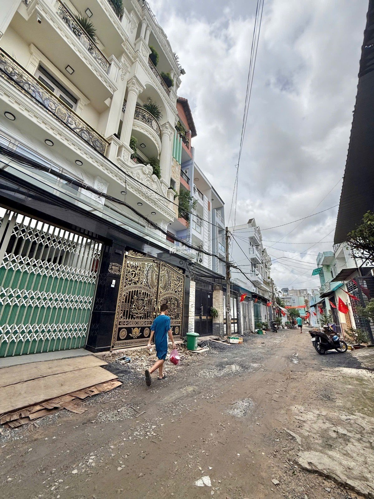 Nhà đẹp 4 lầu bán gấp, hẻm ô tô, đường Phan Huy Ích, P. 15, Tân Bình, chỉ 8,5 tỷ TL