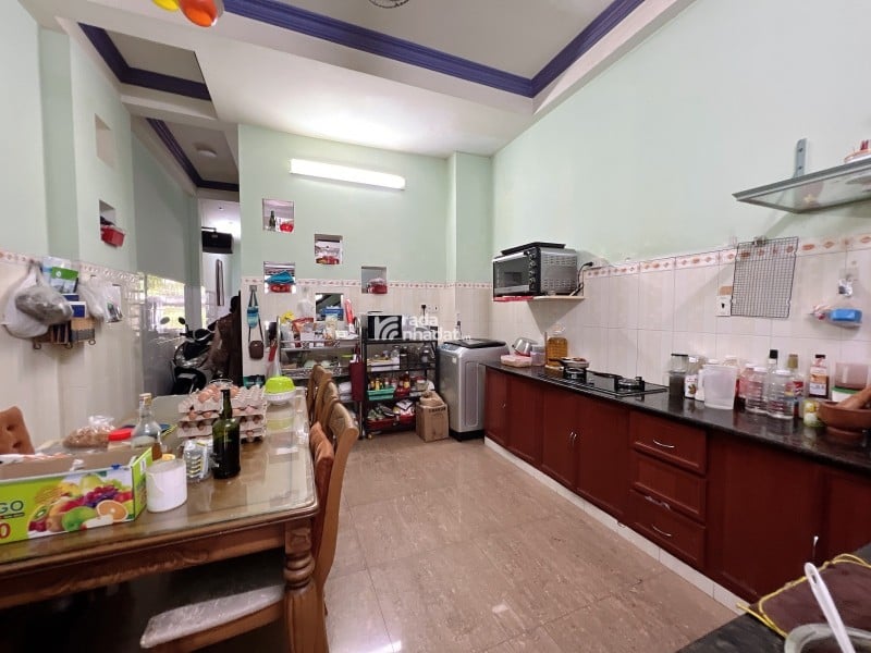 Bán nhà mặt tiền Trịnh ĐÌnh Trọng-ngang 4m-4PN-sổ vuông-cạnh công viên