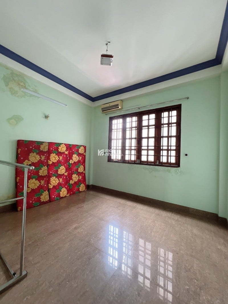 Bán nhà mặt tiền Trịnh ĐÌnh Trọng-ngang 4m-4PN-sổ vuông-cạnh công viên