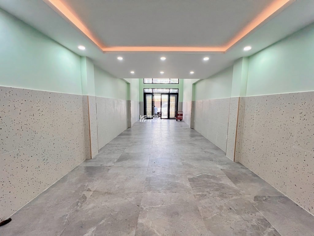 TOÀ VĂN PHÒNG KINH DOANH QUÁCH VŨ - 6TẦNG  THANG MÁY - ĐƯỜNG NHỰA 10M CÓ VỈA HÈ - 15.xTy