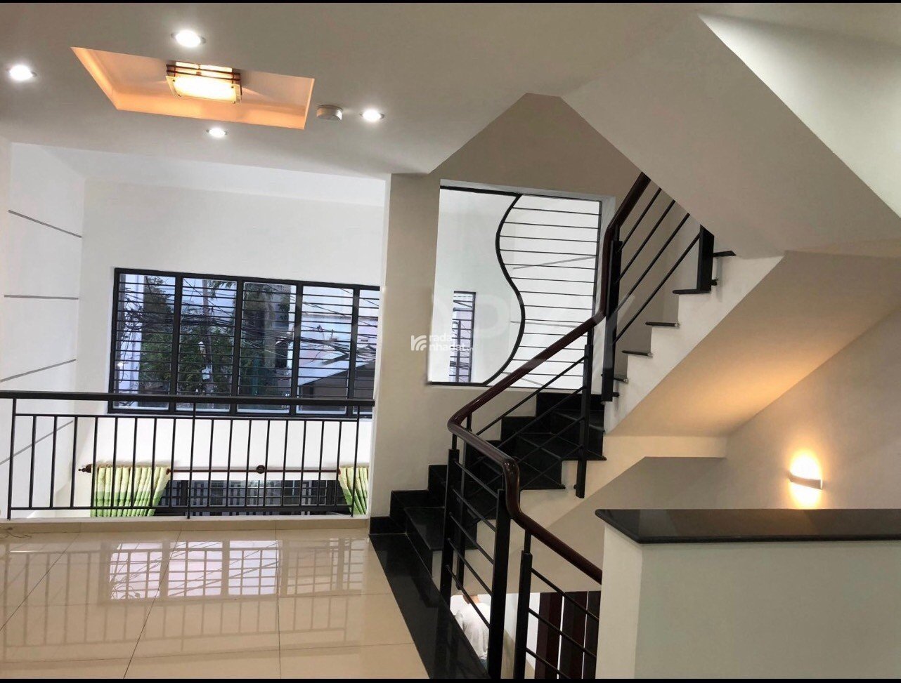 Nhà đẹp 5 lầu bán gấp, hẻm ô tô, đường Trần Thị Trọng, P. 15, Tân Bình, chỉ 7 tỷ TL