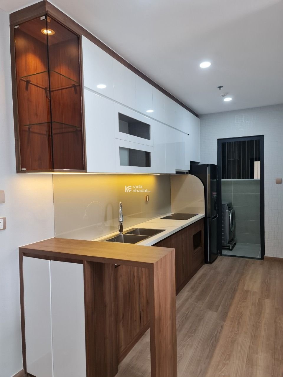 Cho thuê căn hộ 2 phòng ngủ, full đồ cao cấp tại BRG 16 Láng Hạ chỉ từ 18 tr/th