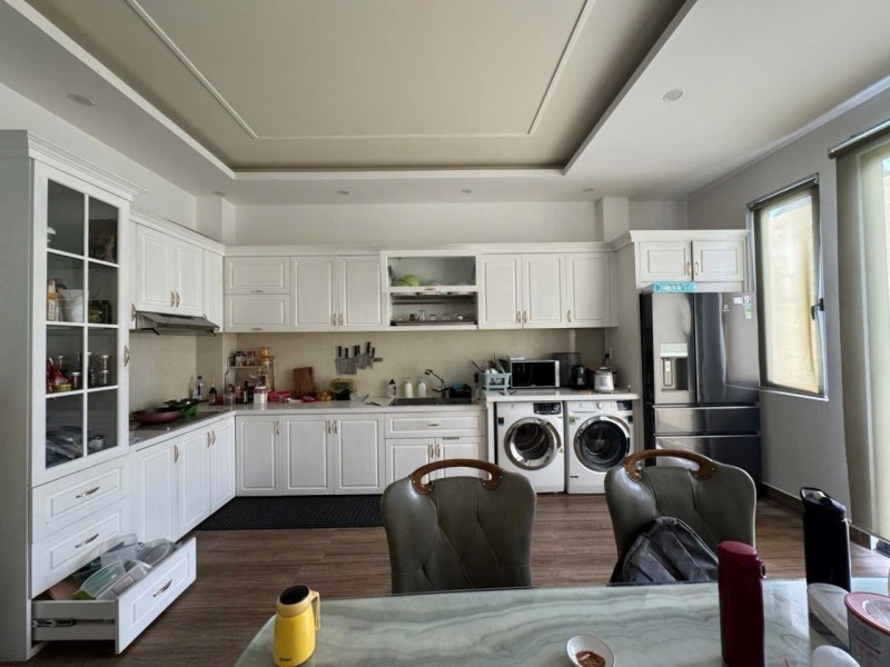 Biệt Thự Phú Hữu 4 Tầng - 98m2 - Sát Cao Tốc & Global City. Giá 9.X Tỷ
