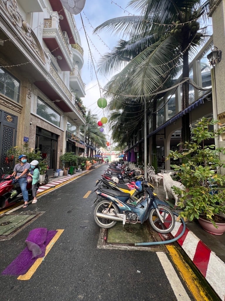 ờng nhựa 7m, vị trí đẹp, gần bệnh viện Bình Tân, trường tiểu học Phù Đổng, di chuyển 15 phút tới Si