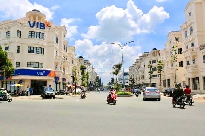 BÁN NHÀ 4 TẦNG- KHU VIP LAM SƠN ĐỐI DIỆN CĐ QUÂN ĐỘI- 75M2- CHỈ 10.5 TỶ TL- HẺM NHỰA 5M- ÔTÔ ĐỖ CỬA