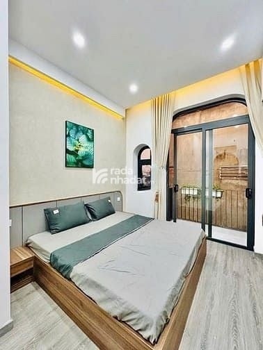 Nguyễn Lâm -Bình Thạnh,2 MẶT TIỀN,  Ô TÔ TỚI CỬA, CẠNH 6 TUYẾN CH