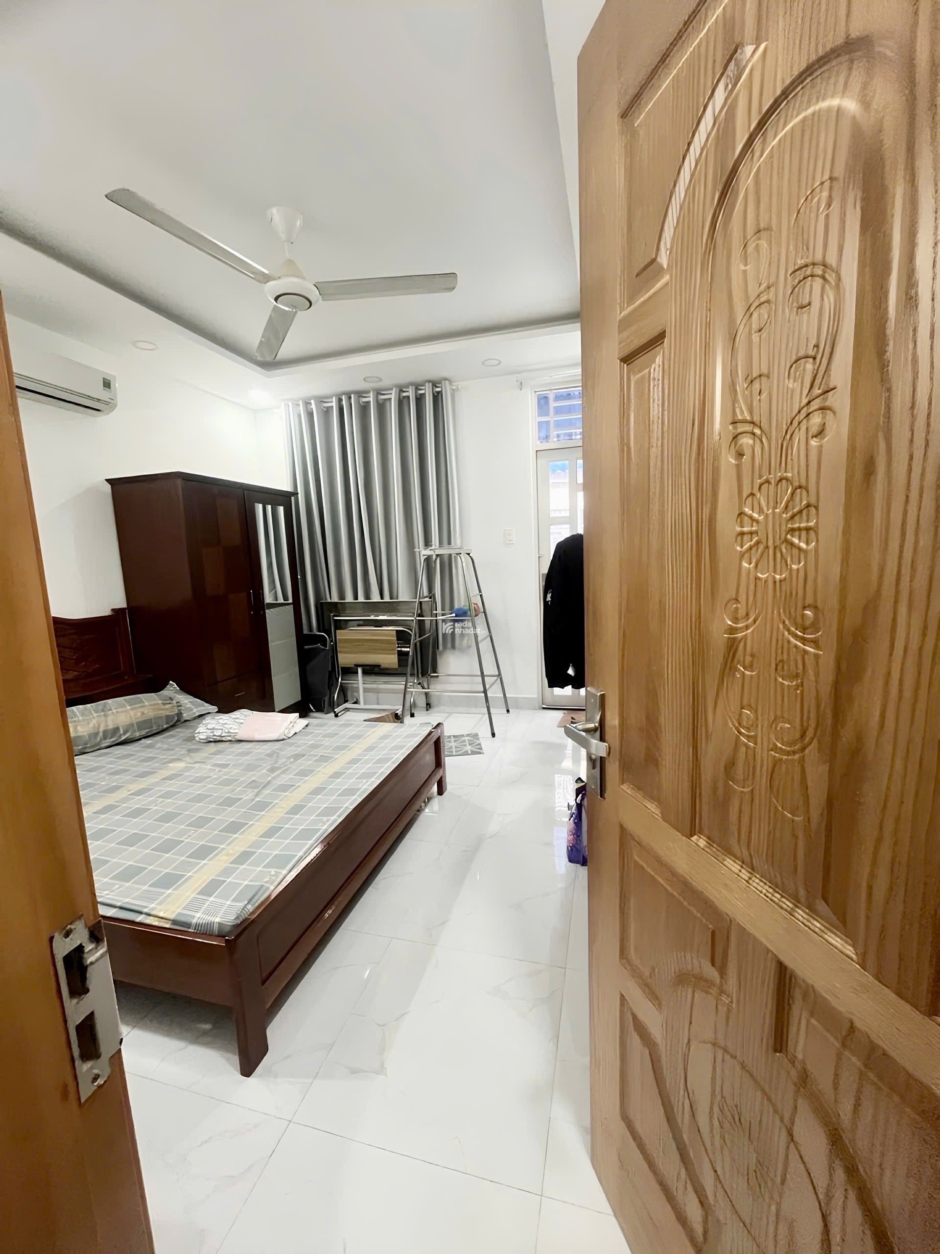 Đường 6m - Nhà Đúc 3 Tầng - DT: 4x15 (60m2) - Ngay Gò Dầu -- chỉ 6,x ty