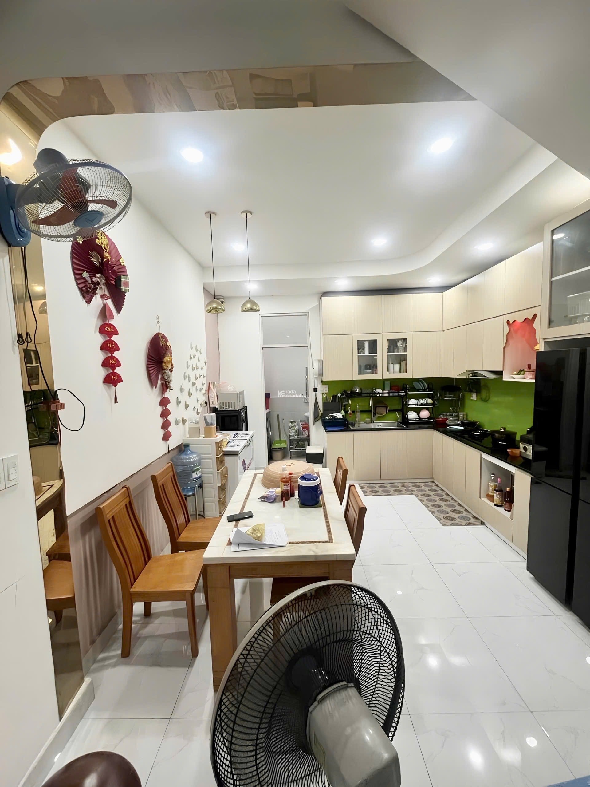 Đường 6m - Nhà Đúc 3 Tầng - DT: 4x15 (60m2) - Ngay Gò Dầu -- chỉ 6,x ty