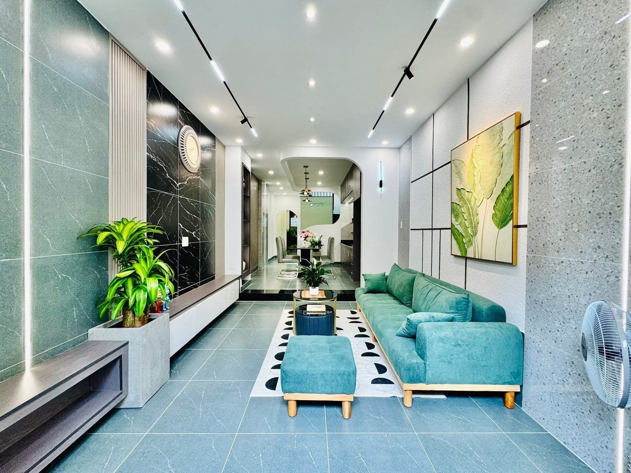 Chủ cần bán nhà Đường Nguyễn Thiện Thuật Quận 3 ,70m2 Giá 3ty450 lh Vân