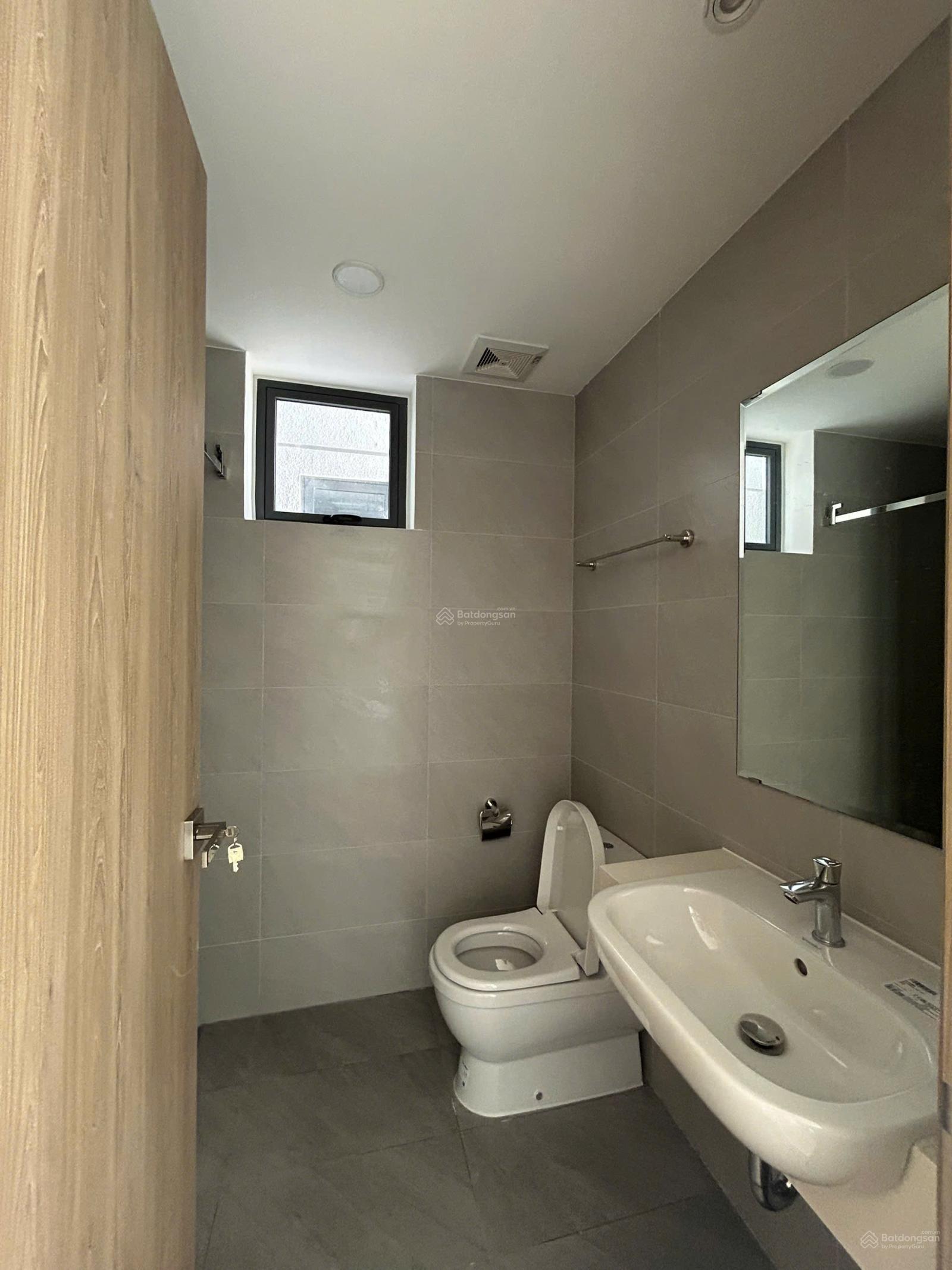 Chính chủ bán căn hộ 3PN, 3WC, 99m2 giá tốt tại Chung cư MT Eastmark City