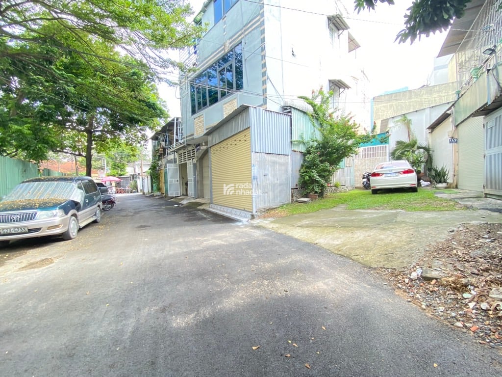 BÁN NHÀ 2 MẶT HẺM – NGAY UBND TP. THỦ ĐỨC - TIỆN XÂY DỰNG MỚI