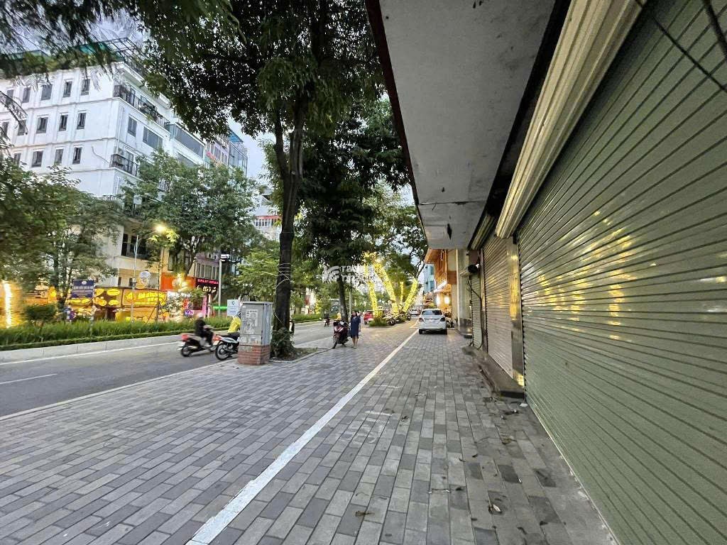 SIÊU PHẨM ĐẤT HIẾM , MẶT PHỐ LẠC LONG QUÂN, ĐỐI DIỆN LOTTE MALL, DÒNG TIỀN 500TR/NĂM