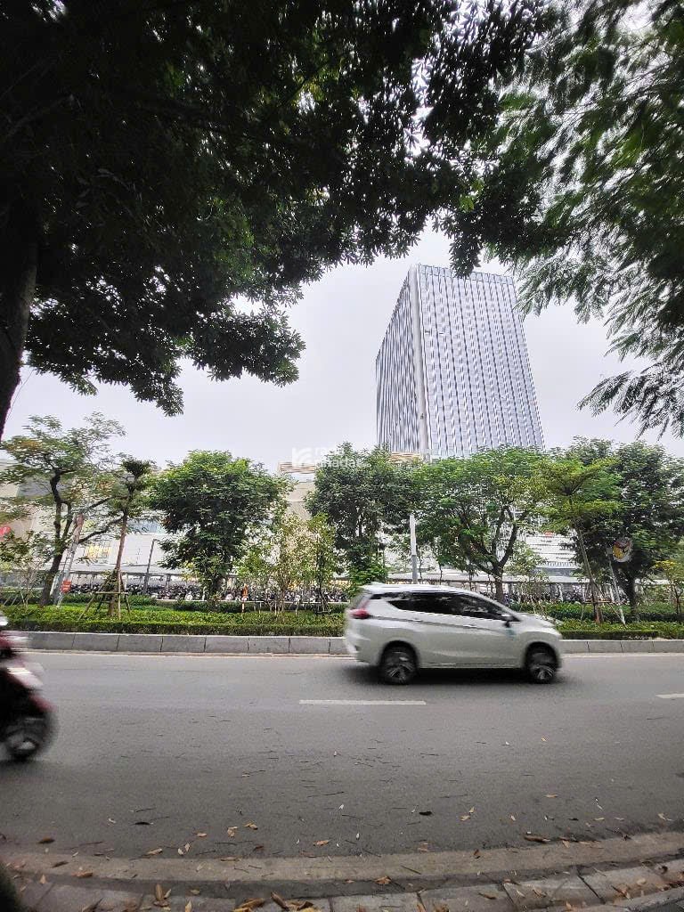 SIÊU PHẨM ĐẤT HIẾM , MẶT PHỐ LẠC LONG QUÂN, ĐỐI DIỆN LOTTE MALL, DÒNG TIỀN 500TR/NĂM