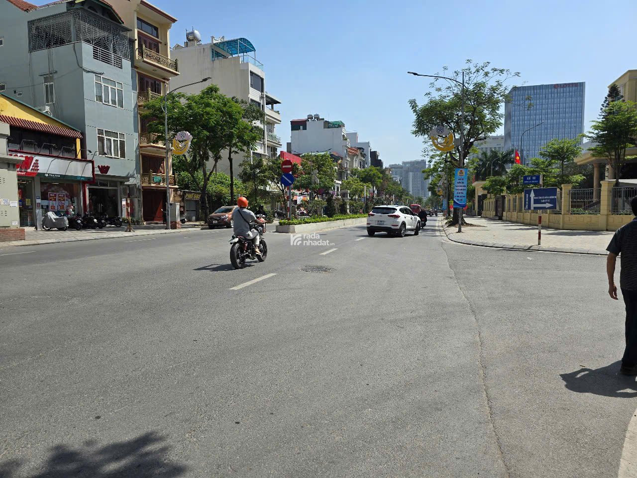 SIÊU PHẨM ĐẤT HIẾM , MẶT PHỐ LẠC LONG QUÂN, ĐỐI DIỆN LOTTE MALL, DÒNG TIỀN 500TR/NĂM