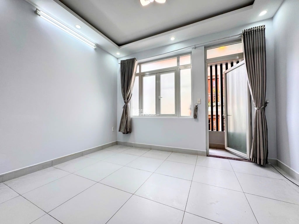 ĐẸP LUNG LINH - NHÀ MỚI VÀO Ở NGAY - 4 TẦNG BTCT KIÊN CỐ - 32M2 - 4x8M - VỊ TRÍ ĐẸP - GIÁP TÂN PHÚ 