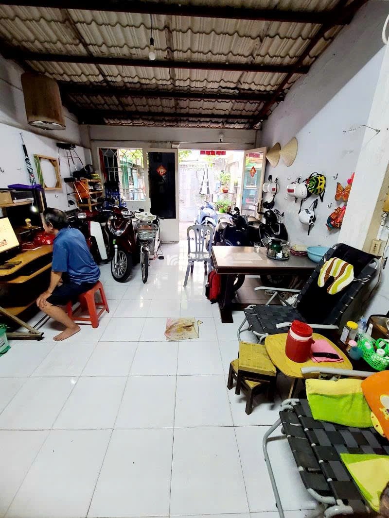 Hẻm xe tải -  Kênh Tân Hóa- P. Hòa Thạnh - Q. Tân Phú - DT4/8*12m (95m2) - 7 tỷ 5