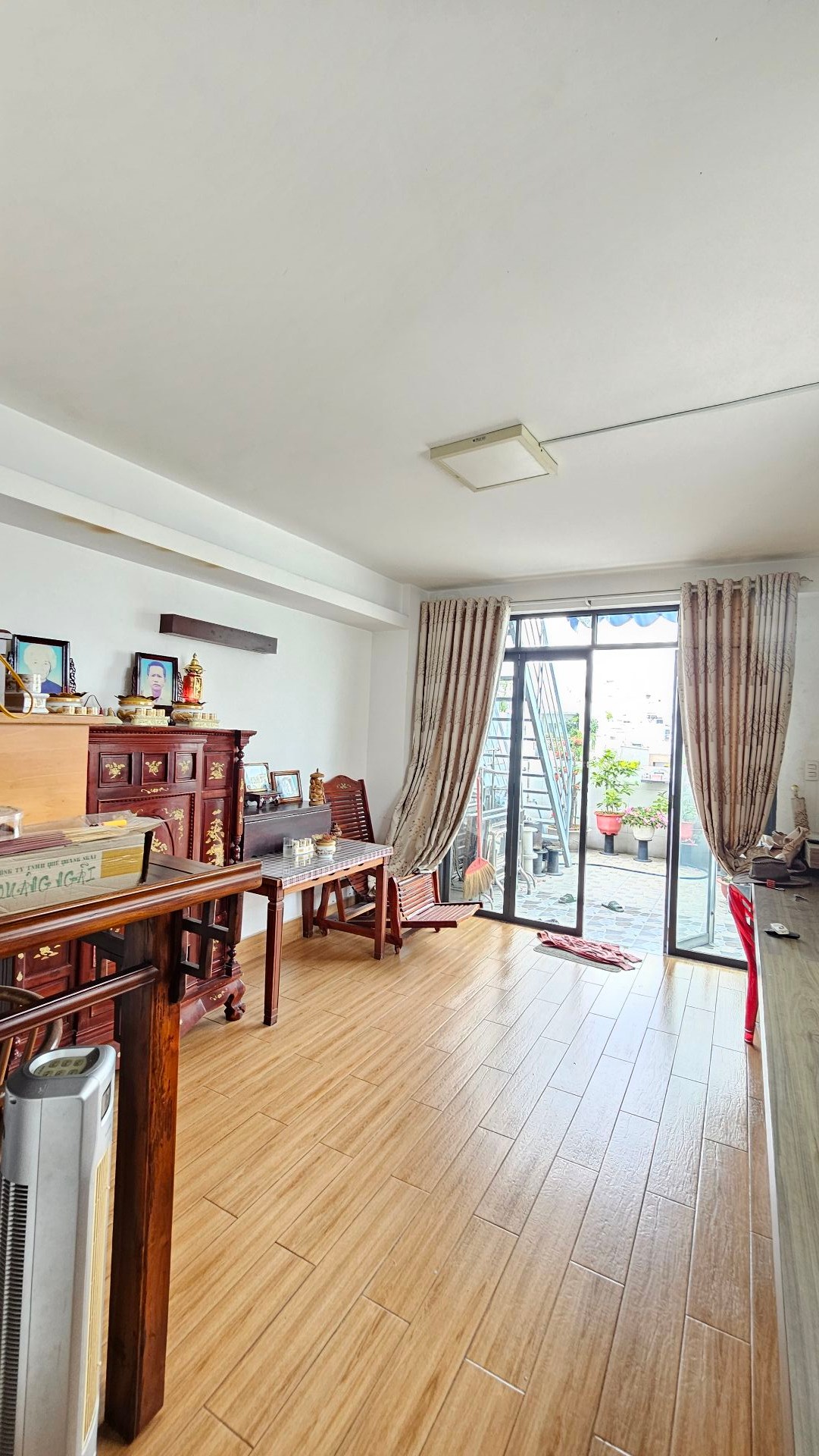 Mặt tiền Tây Sơn đường 10m, 74m2, 5 tầng, 5PN, đầy đủ nội thất, Chỉ 9.8 tỷ