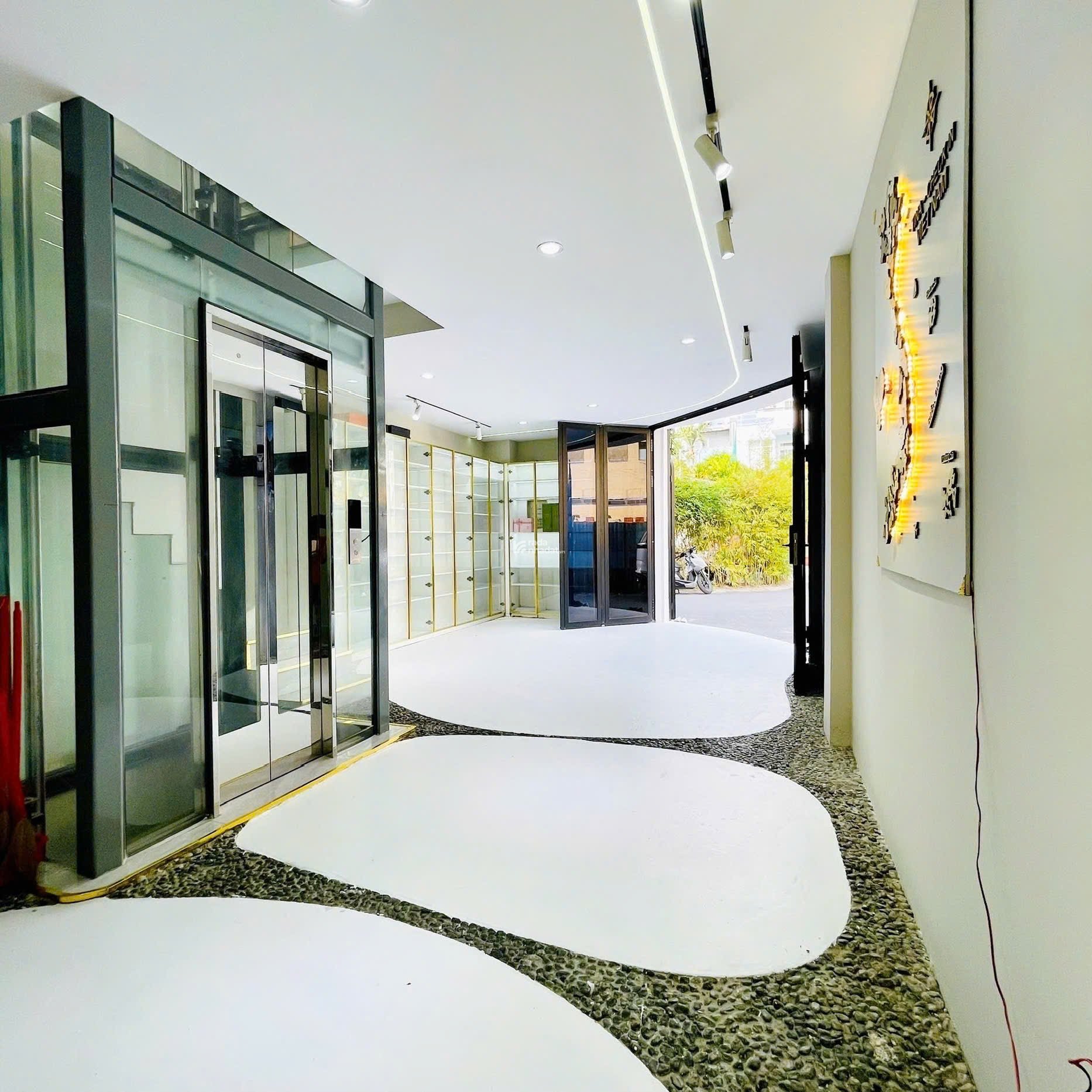 BÁN NHÀ BIỆT THỰ THÔNG MINH GẦN QUANG TRUNG QUẬN GÒ VẤP, 6TẦNG, THANG MÁY, 4.8x12 m, 15 TỶ