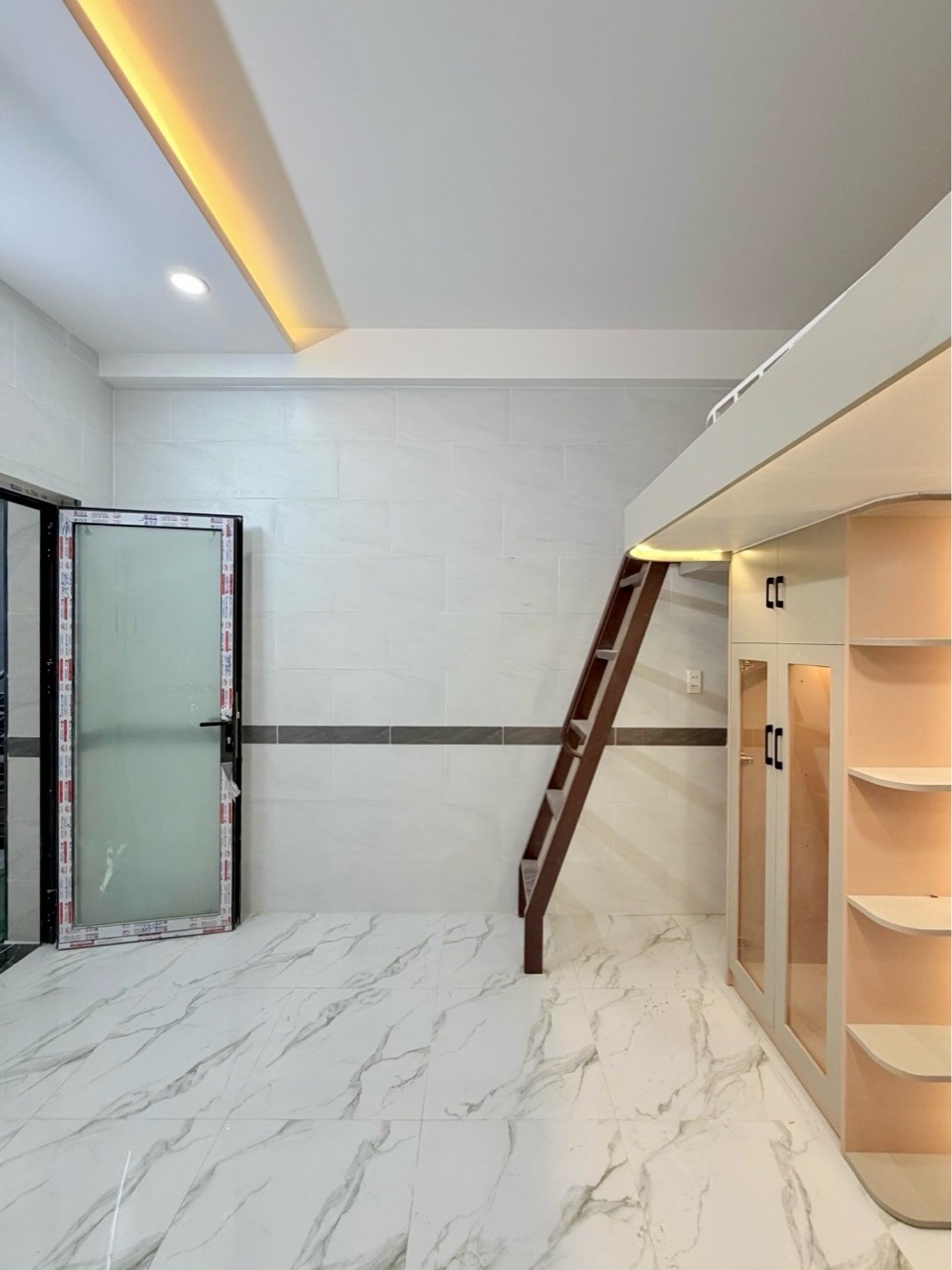 CHDV 5 tầng thang máy Huỳnh Văn Nghệ, 192m2, 8x25, 37 phòng, tỷ suất 8%/năm