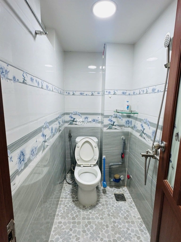 NHÀ HẺM XE HƠI - 44M2 - 3 TẦNG - 4PN - HẺM 6M GẦN CÔNG VIÊN HOÀNG VĂN THỤ - 6.9 TỶ TL 