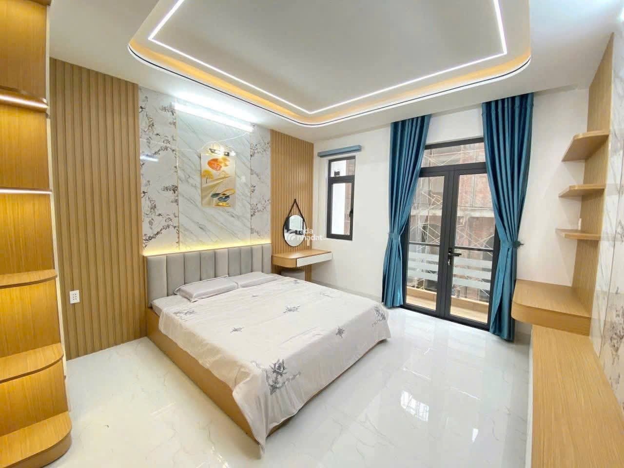 Mặt Tiền Ngay Âu Cơ - Q11,  Tân Bình - Nhà 3 Tầng BTCT - N4*16 - 4PN - Vuông A4 