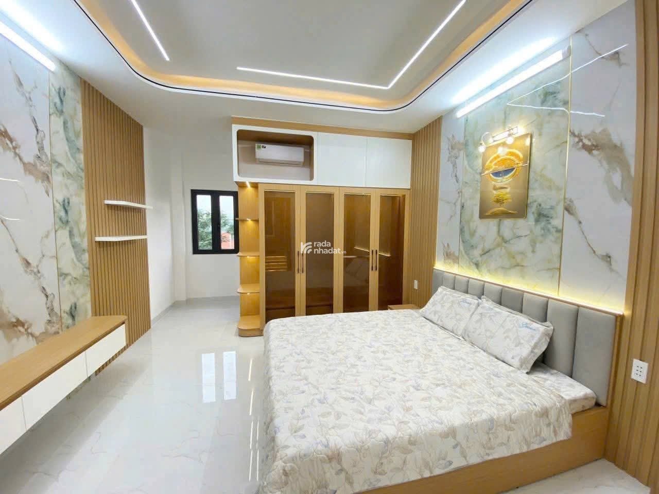 Mặt Tiền Ngay Âu Cơ - Q11,  Tân Bình - Nhà 3 Tầng BTCT - N4*16 - 4PN - Vuông A4 