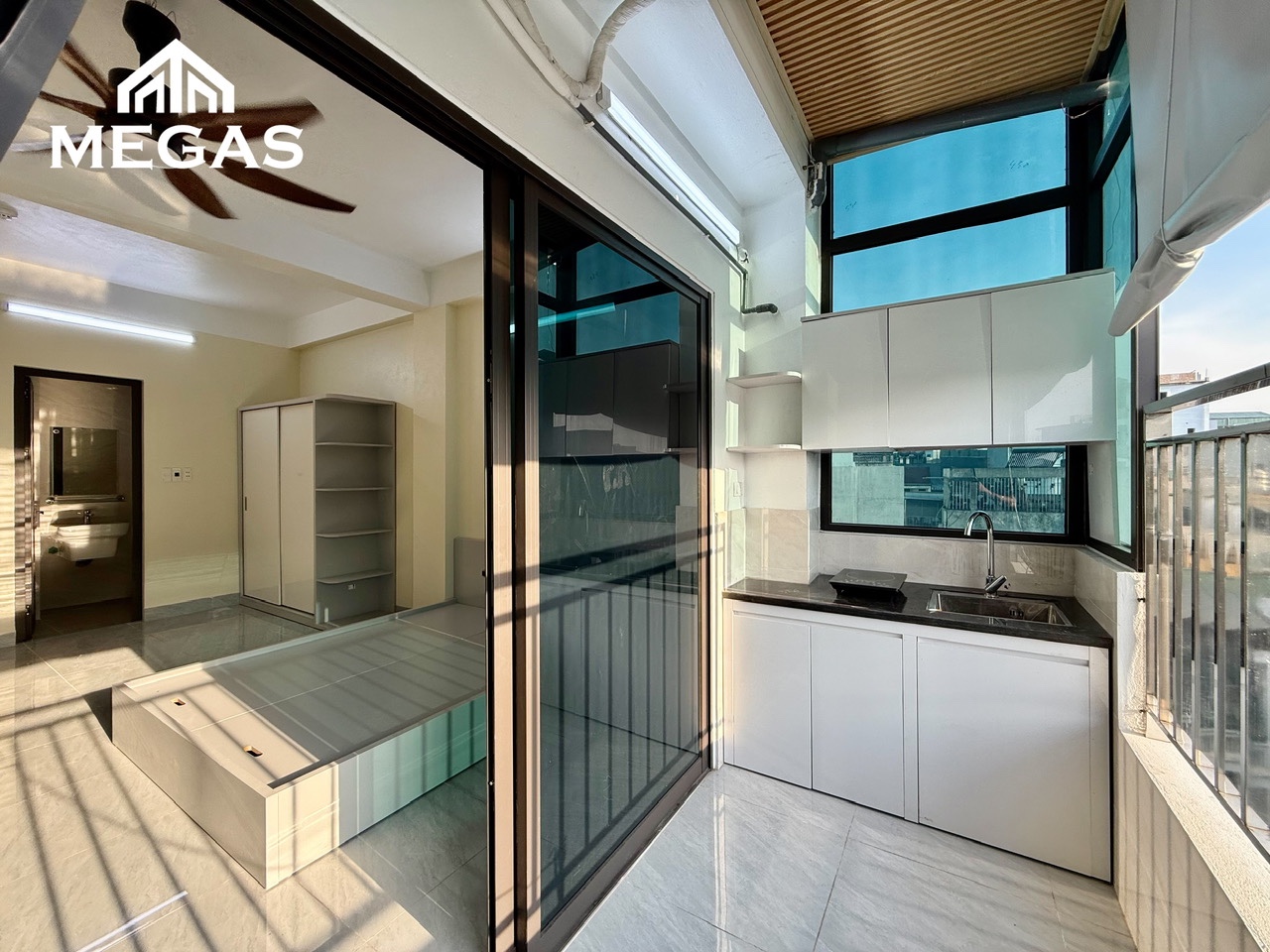 STUDIO MỚI TÁCH BẾP - 45M2 TẠI LÊ QUANG ĐẠO, NGAY SÂN VẬN ĐỘNG MỸ ĐÌNH - BAN CÔNG THOÁNG - VÀO LUÔN