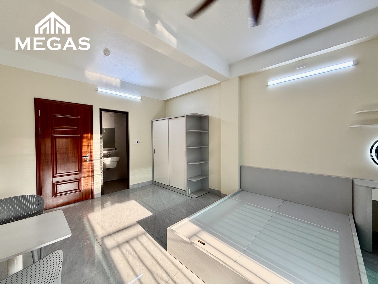 STUDIO MỚI TÁCH BẾP - 45M2 TẠI LÊ QUANG ĐẠO, NGAY SÂN VẬN ĐỘNG MỸ ĐÌNH - BAN CÔNG THOÁNG - VÀO LUÔN