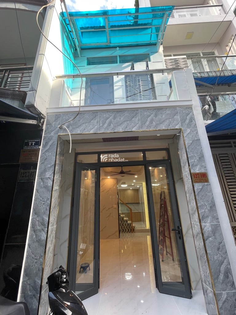 NHÀ MỚI 3 TẦNG - P.10 TÂN BÌNH - 3 PHÒNG NGỦ - XE HƠI ĐẬU CỬA - TIỆN ÍCH BAO QUANH