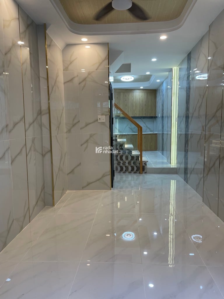 NHÀ MỚI 3 TẦNG - P.10 TÂN BÌNH - 3 PHÒNG NGỦ - XE HƠI ĐẬU CỬA - TIỆN ÍCH BAO QUANH