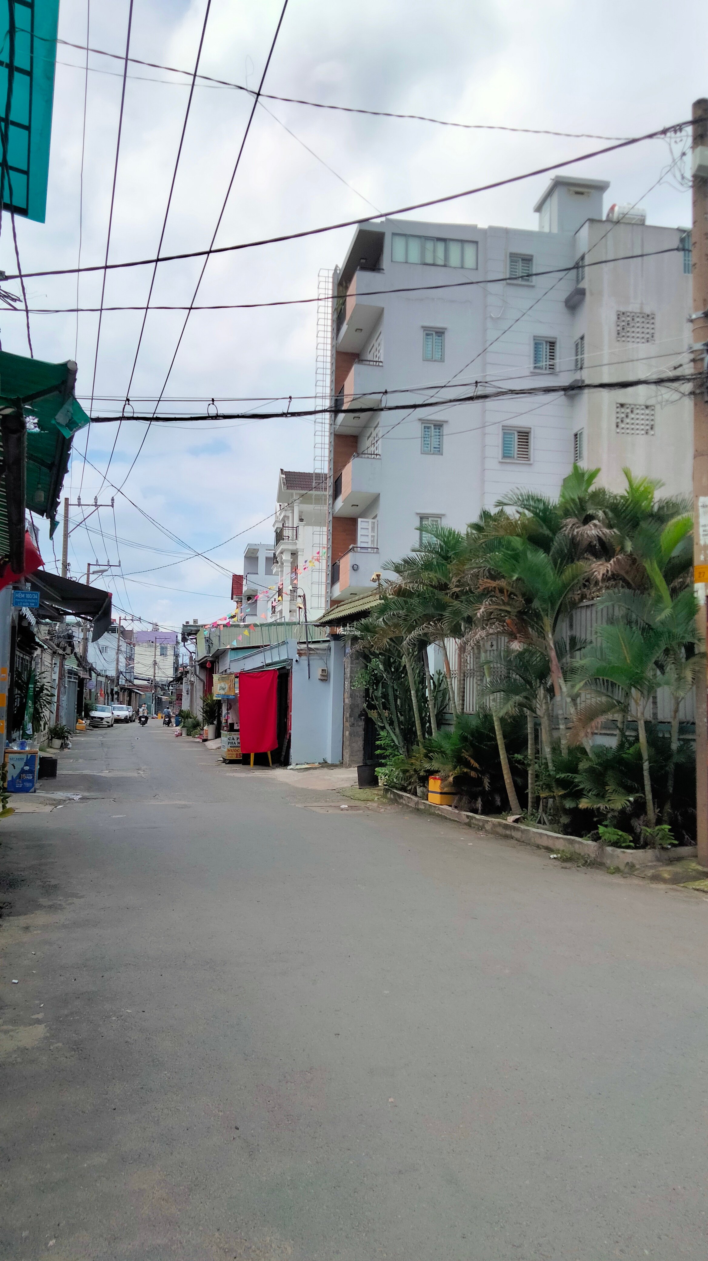 NHÀ 3 TẦNG MỚI CENG, HẺM XE HƠI 