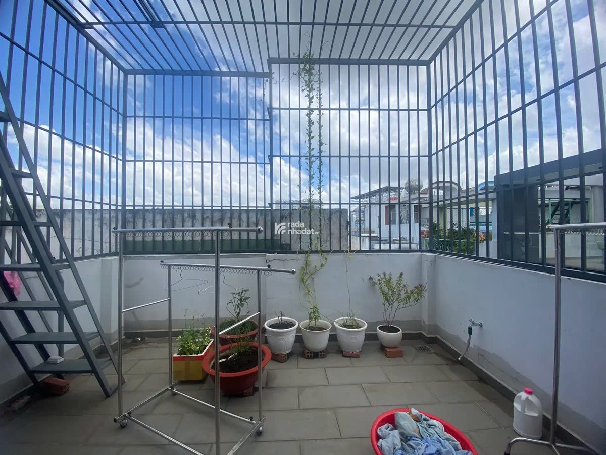 Nhà Đẹp 4 Tầng Hẻm 8m, Trịnh Đình Trọng, 65m2, ngang 5m, ở ngay