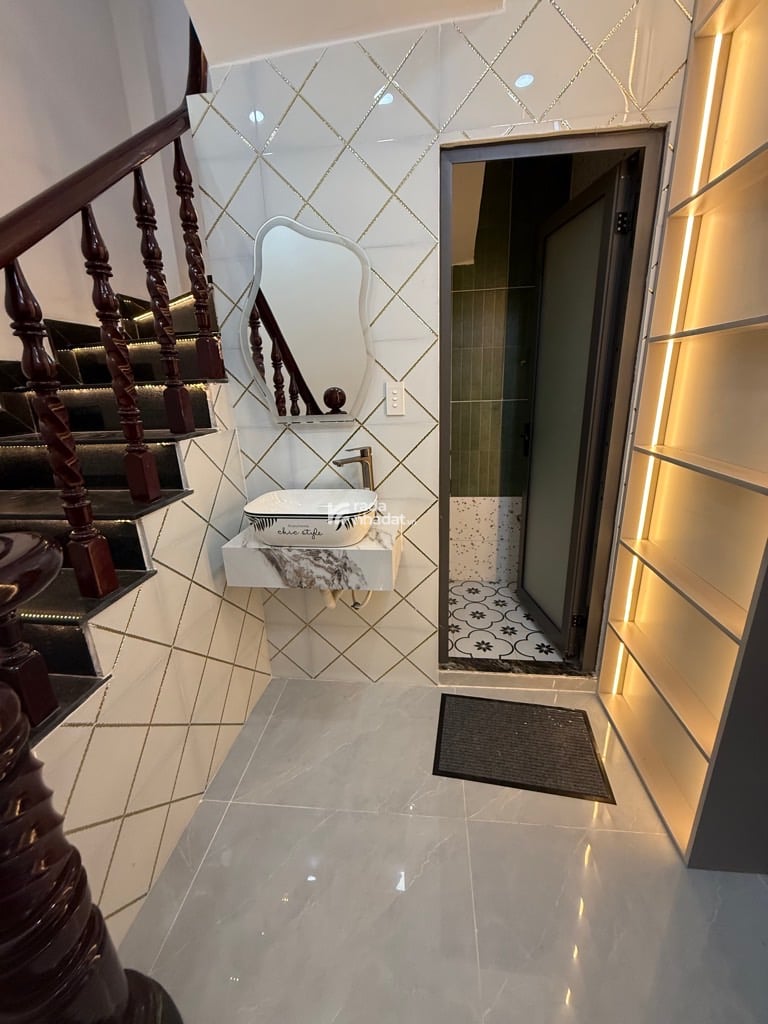 gò vấp nhỉnh 4t, 4 tầng, gần cv làng hoa