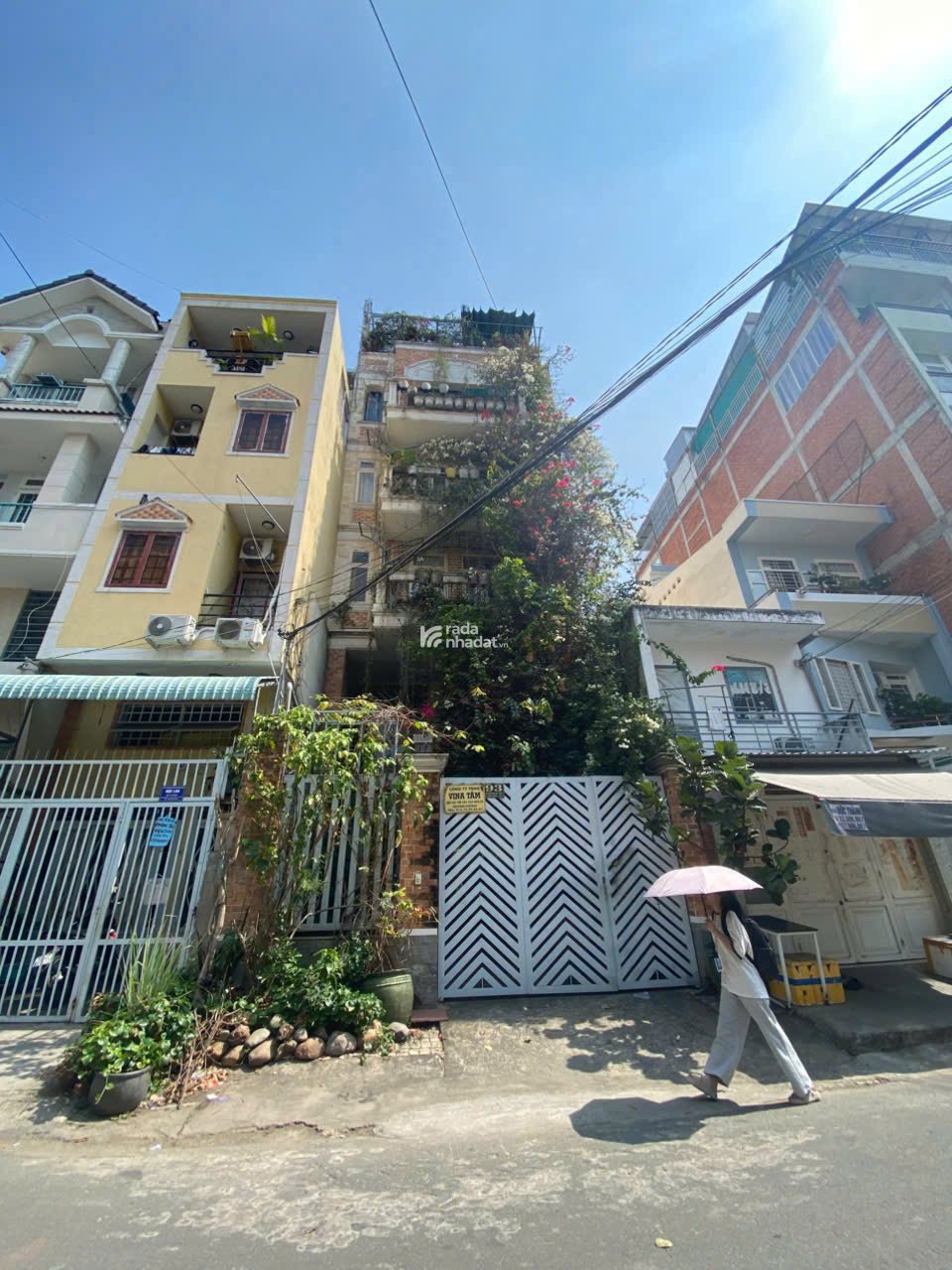 nhà 6,5x20m đường 49 Phường Tân quy Quận 7. hầm 5 tầng