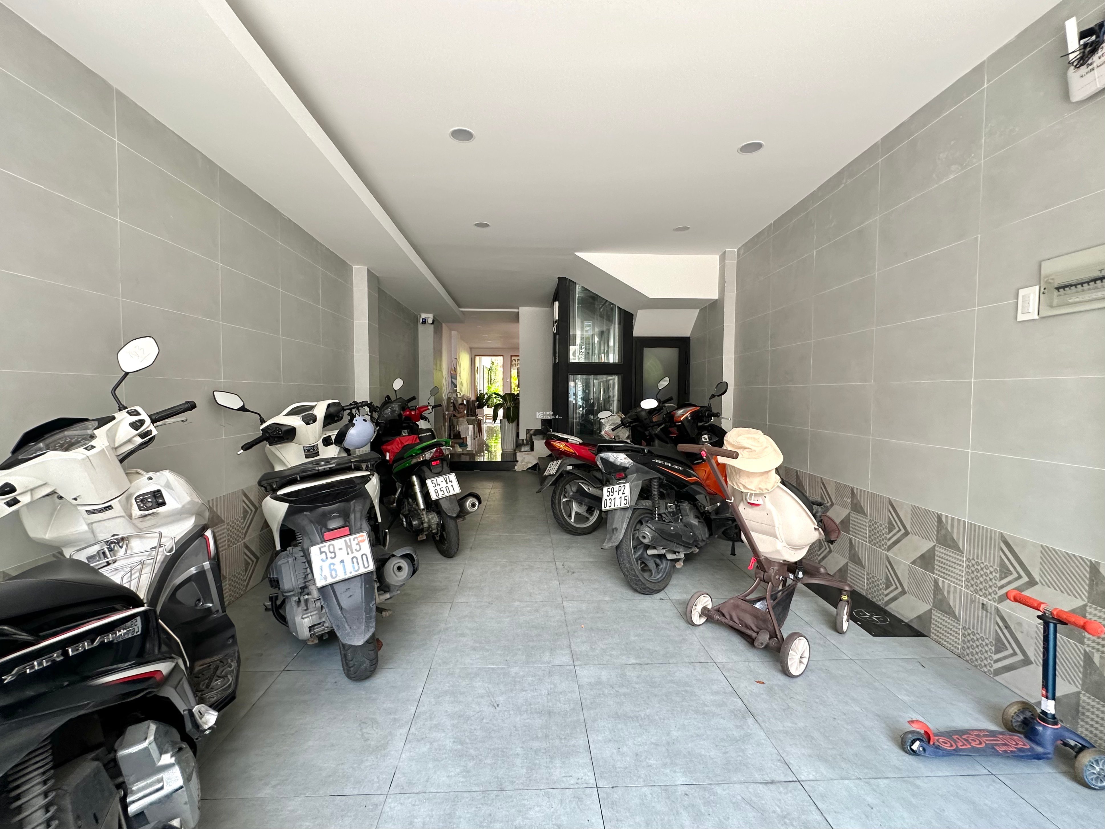 TOÀ NHÀ 5 TẦNG 122m2 NGUYỄN XÍ - DÒNG TIỀN 1.8 TỶ/NĂM (7.5%) - 25.2 TỶ