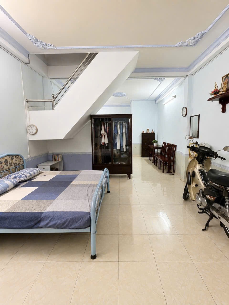 Nhà đẹp  Đường Tô Hiệu gần Đầm Sen sát khu Hòa Bình , Tân Phú 