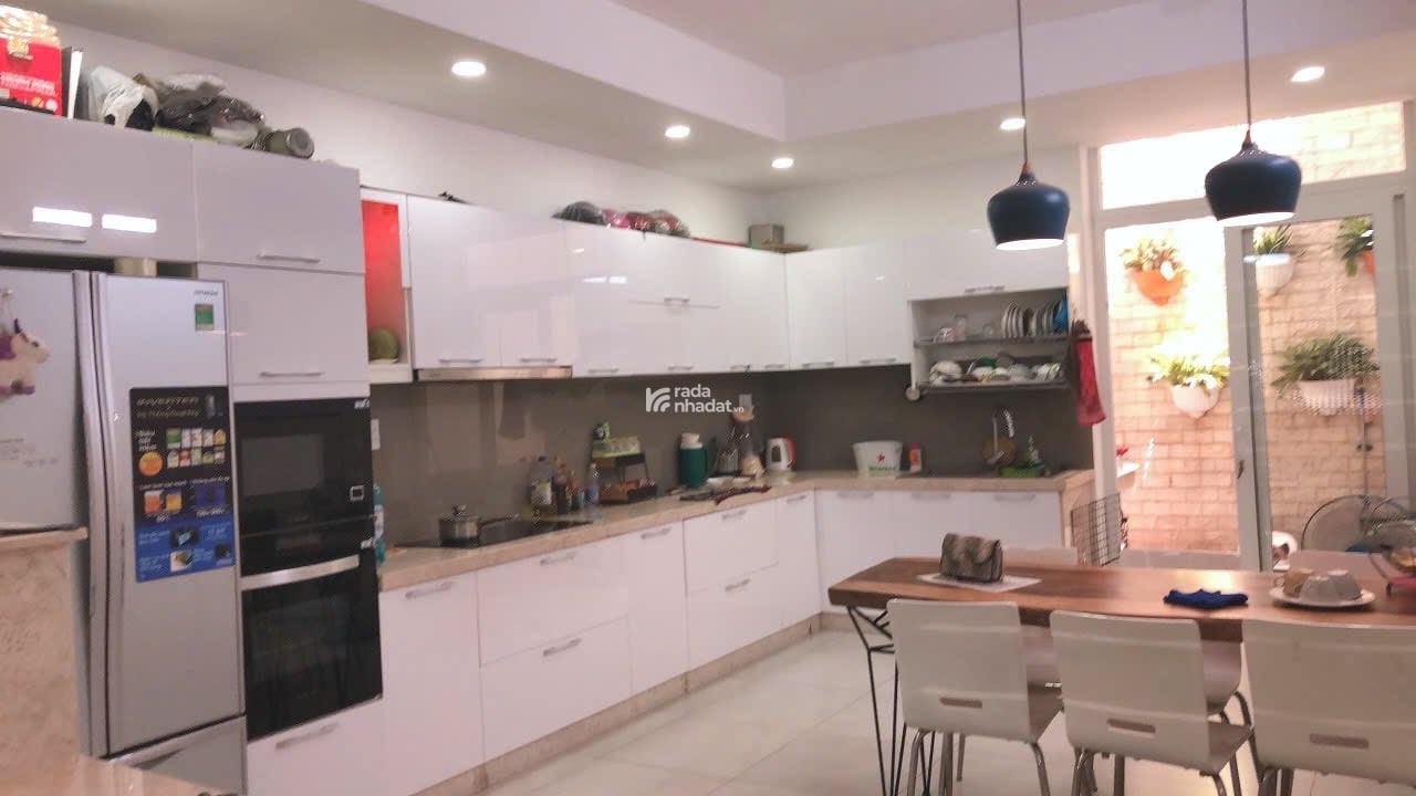 Bán nhà mặt tiền đường Phổ Quang, Phú Nhuận 